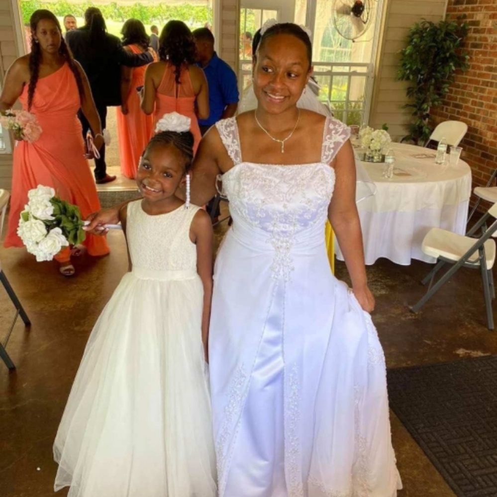 Wedding dress and flower girl dress